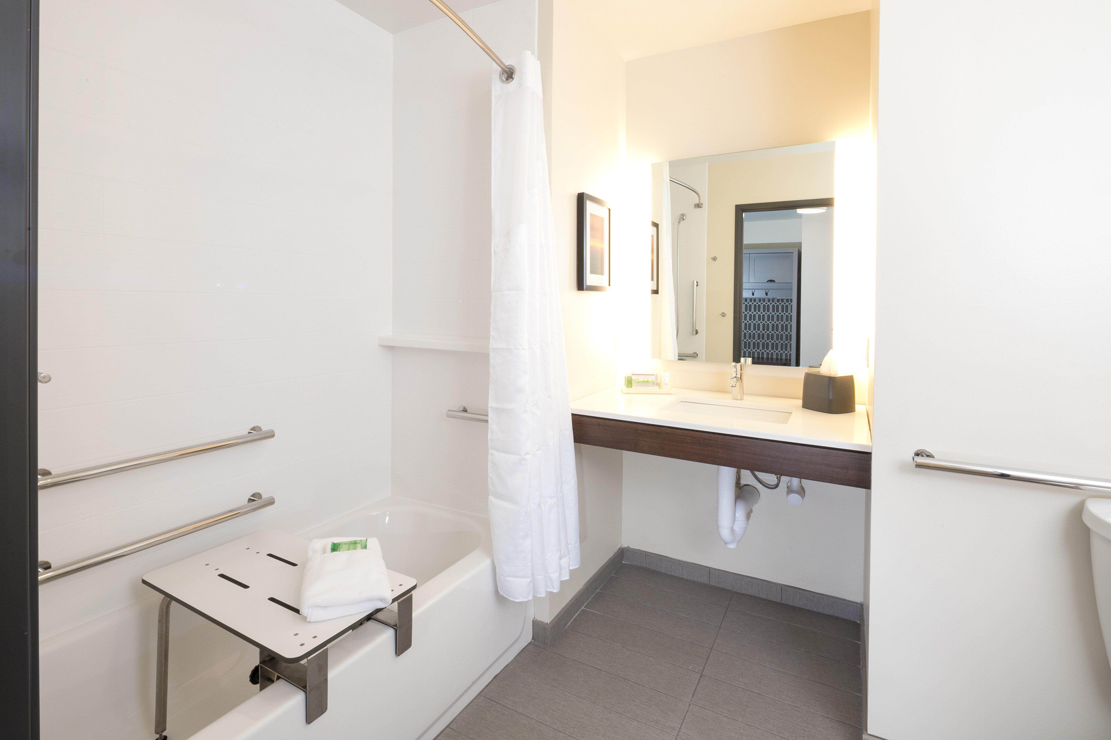 Holiday Inn Hotel & Suites - Mount Pleasant By Ihg Eksteriør billede