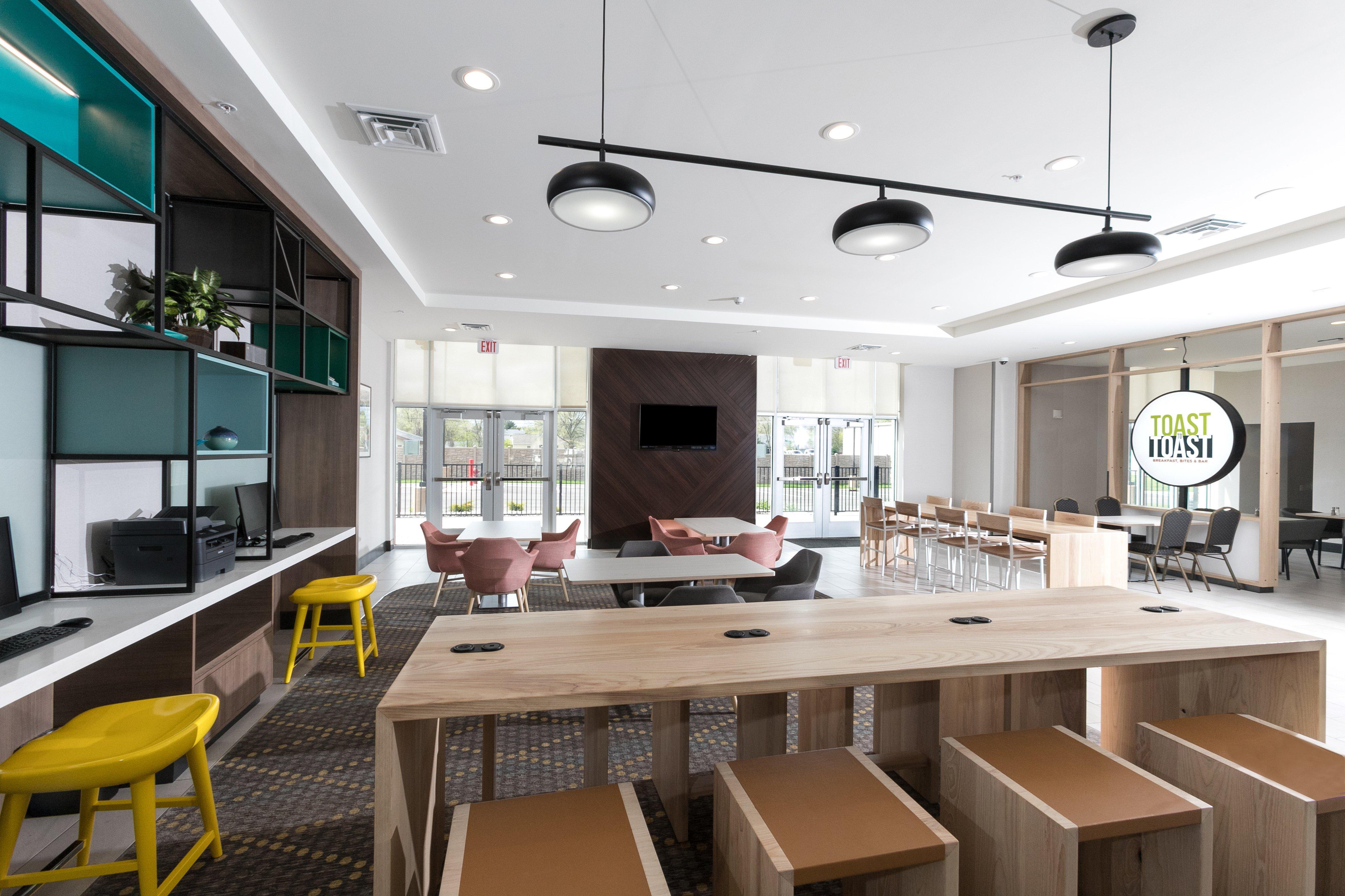Holiday Inn Hotel & Suites - Mount Pleasant By Ihg Eksteriør billede