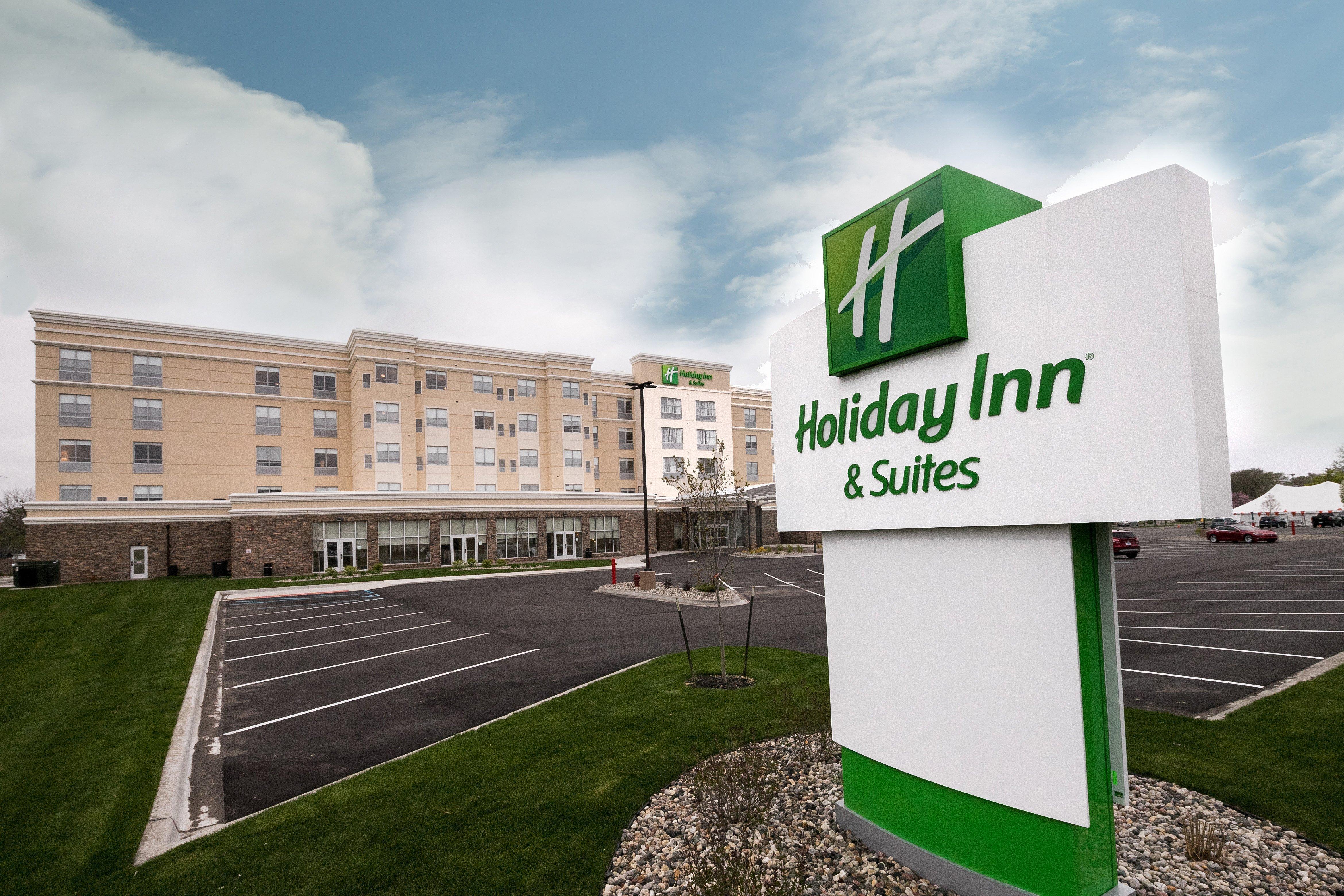 Holiday Inn Hotel & Suites - Mount Pleasant By Ihg Eksteriør billede