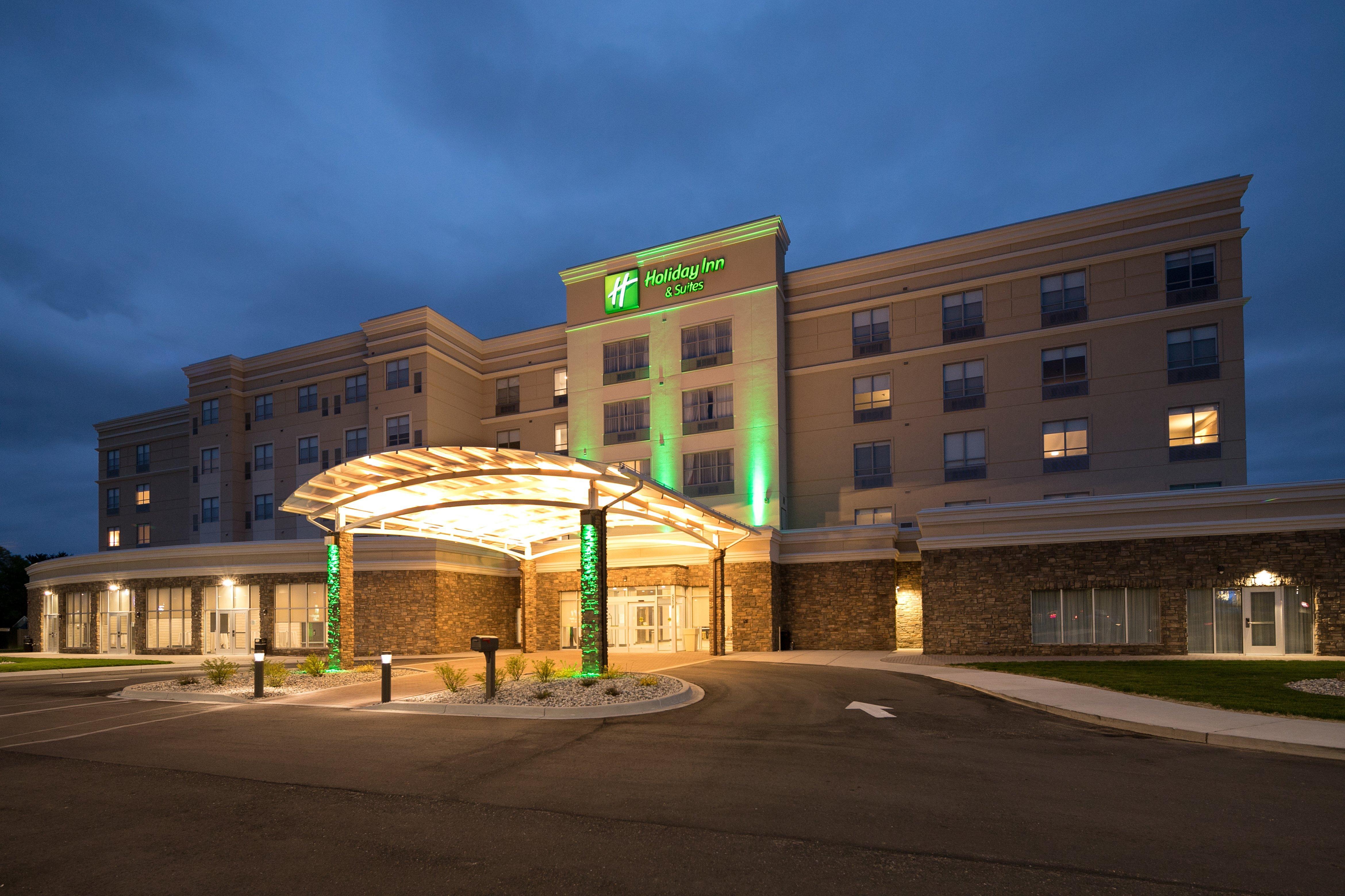 Holiday Inn Hotel & Suites - Mount Pleasant By Ihg Eksteriør billede