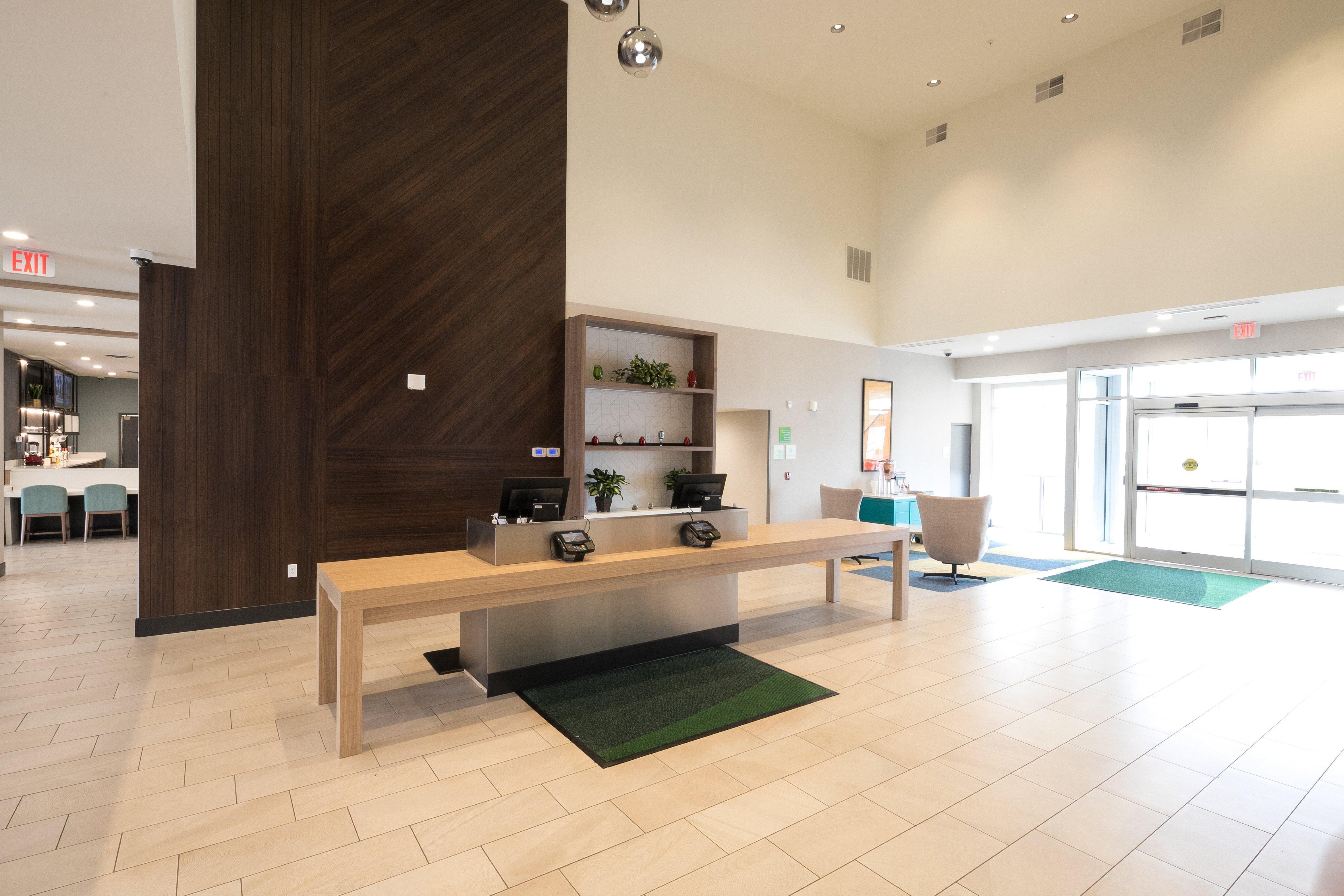 Holiday Inn Hotel & Suites - Mount Pleasant By Ihg Eksteriør billede