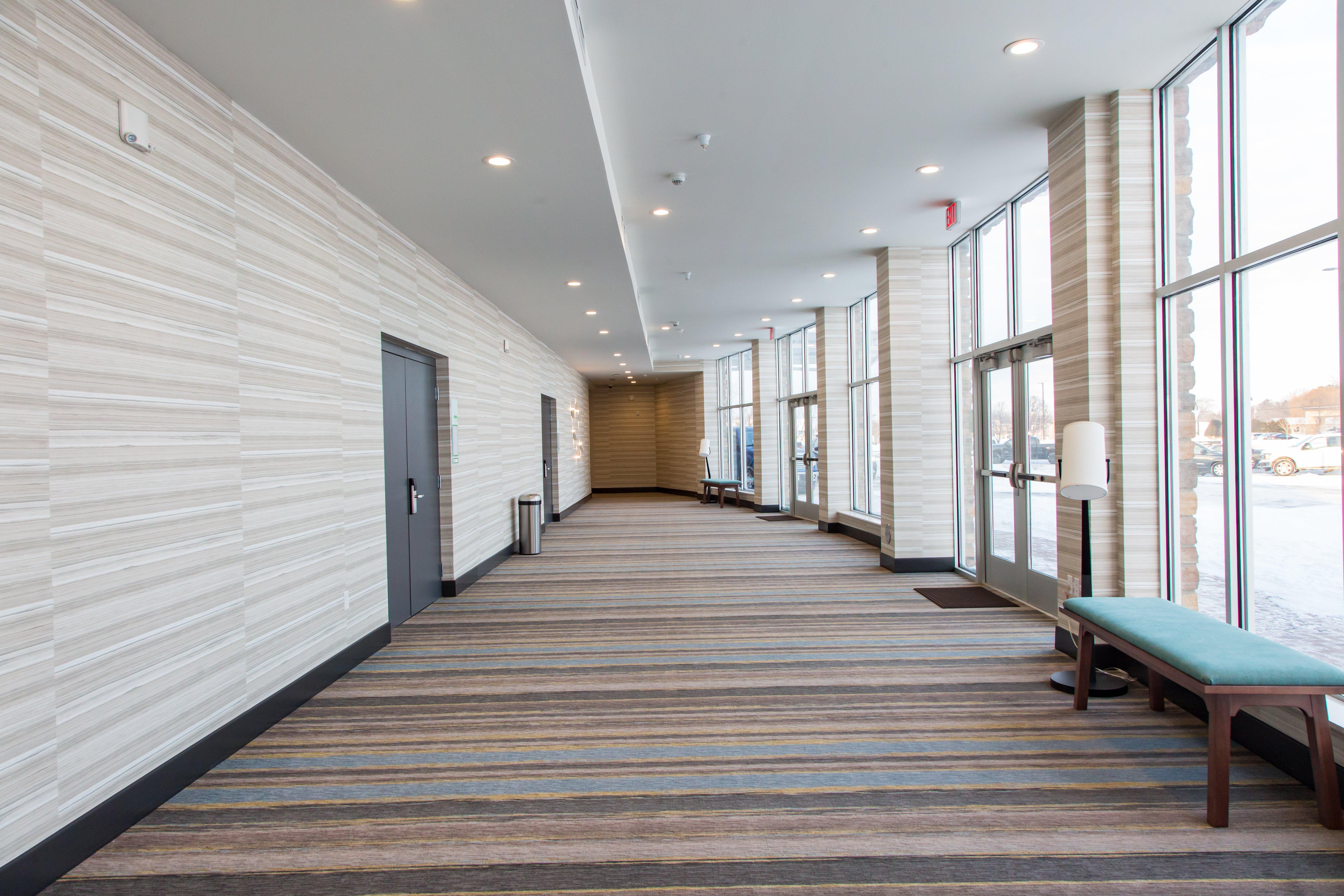 Holiday Inn Hotel & Suites - Mount Pleasant By Ihg Eksteriør billede