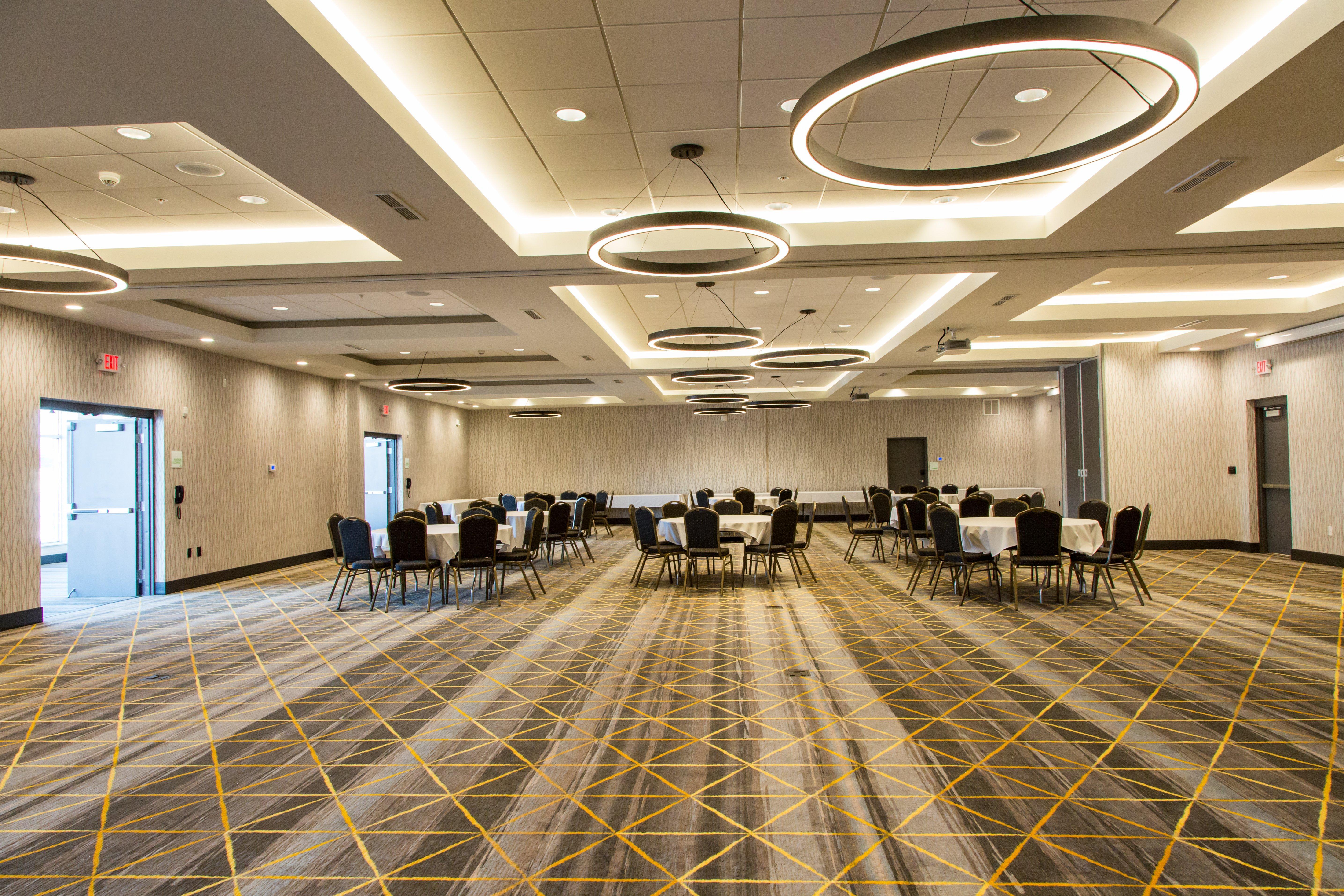 Holiday Inn Hotel & Suites - Mount Pleasant By Ihg Eksteriør billede